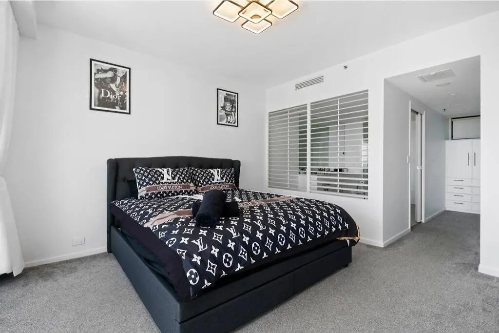 Luxury Broadbeach Apartment With Ocean Views Gold Coast