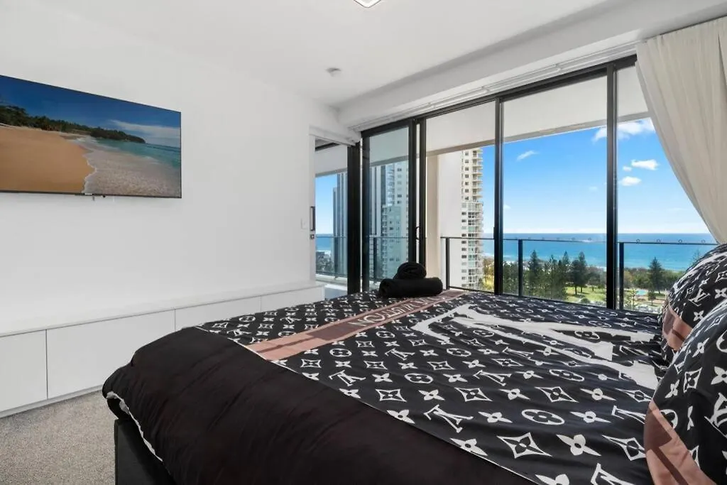 Luxury Broadbeach Apartment With Ocean Views Gold Coast