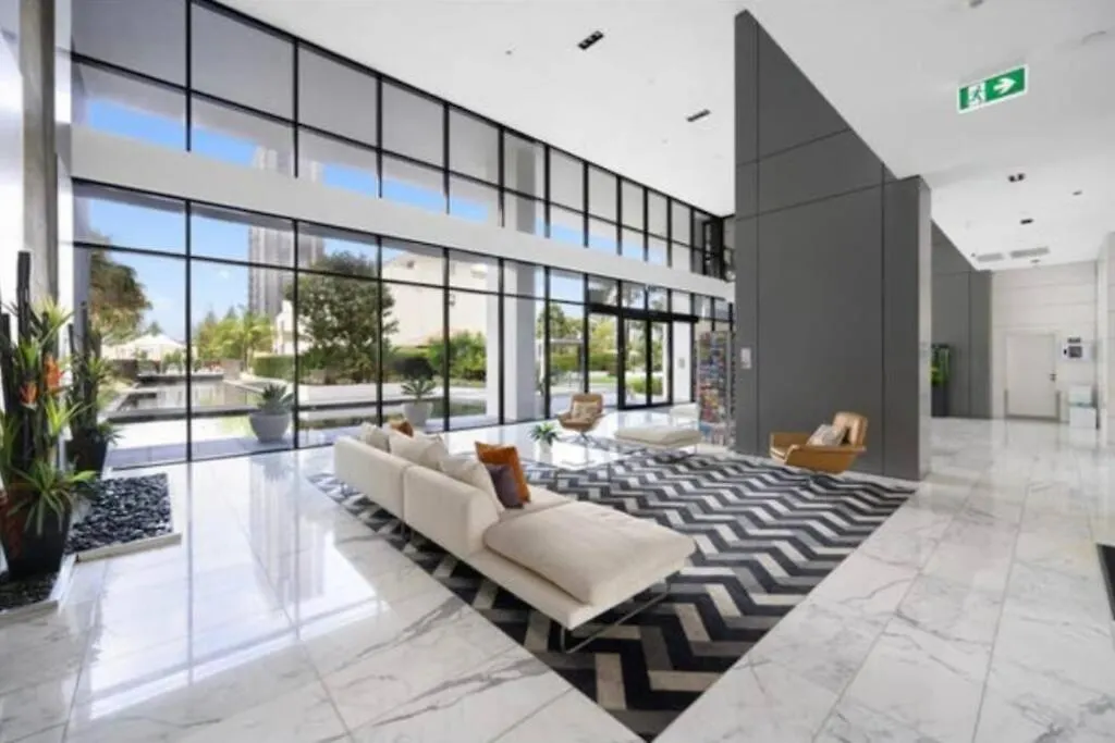 Luxury Broadbeach Apartment With Ocean Views Gold Coast 0*,  Australia