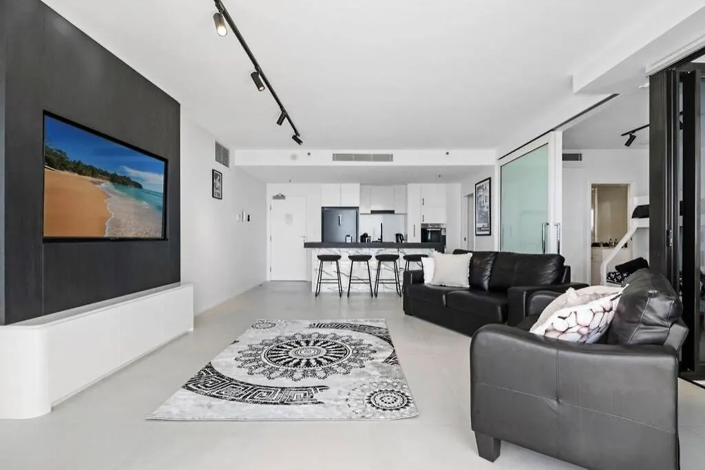 Luxury Broadbeach Apartment With Ocean Views Gold Coast